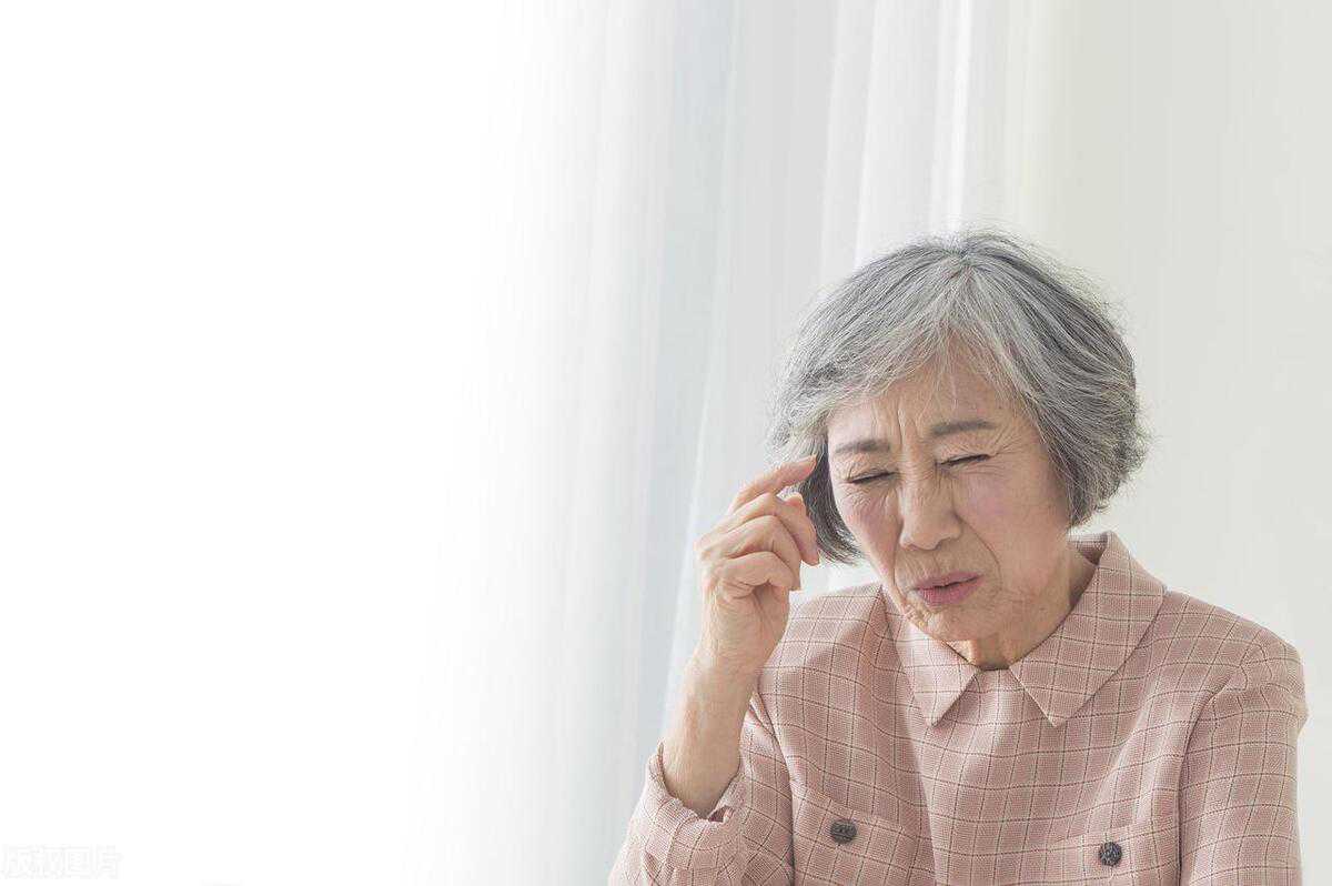 89年台湾老妇回山东探亲,妹妹接机时突然下跪:我把你闺女弄丢了 89年台湾老妇回山东探亲,妹妹接机时突然下跪:我把你闺女弄丢了