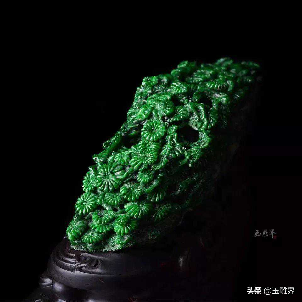 满绿翡翠摆件，看一眼就爱上了