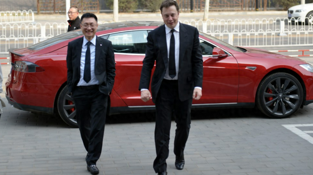 特斯拉的二号人物，马斯克亲送他4亿股票，每天三四点还在回信息