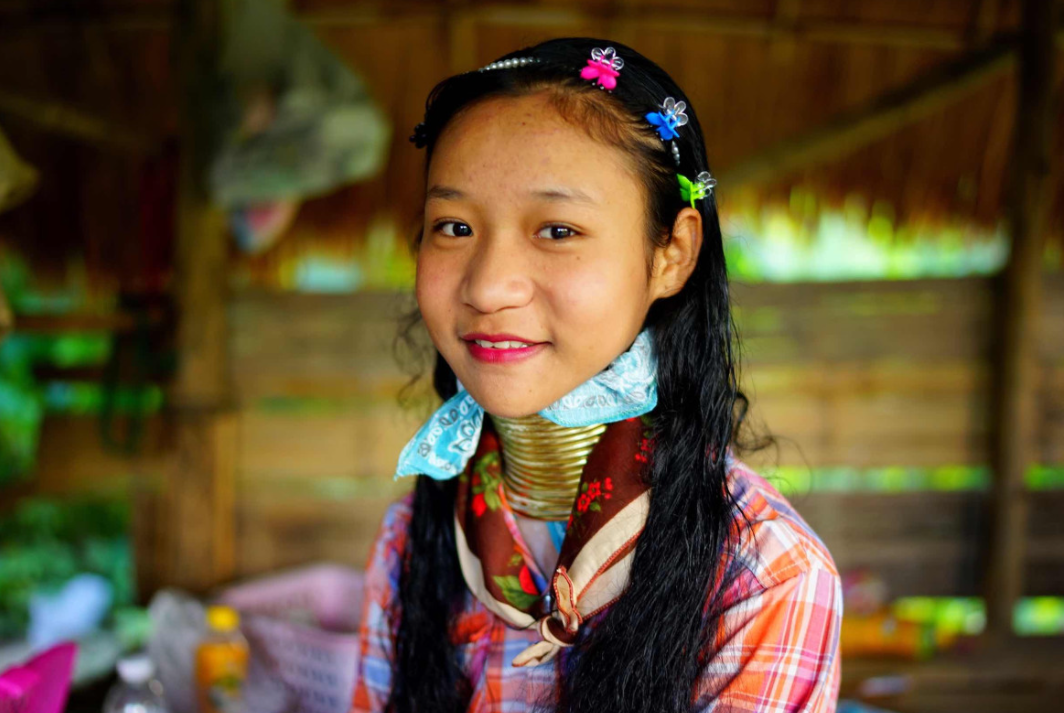 揭秘泰国长颈族,5岁被迫戴铜环,取下脖子就会断? 揭秘泰国长颈族,5岁被迫戴铜环,取下脖子就会断?