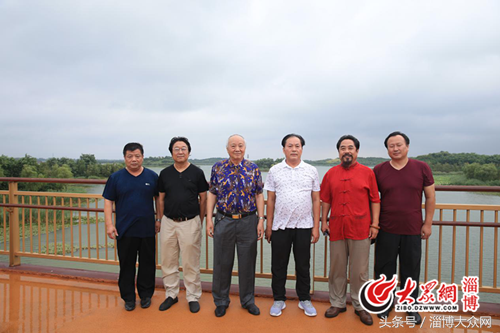 耄耋老人不忘初心 挥斥方遒传承书画艺术