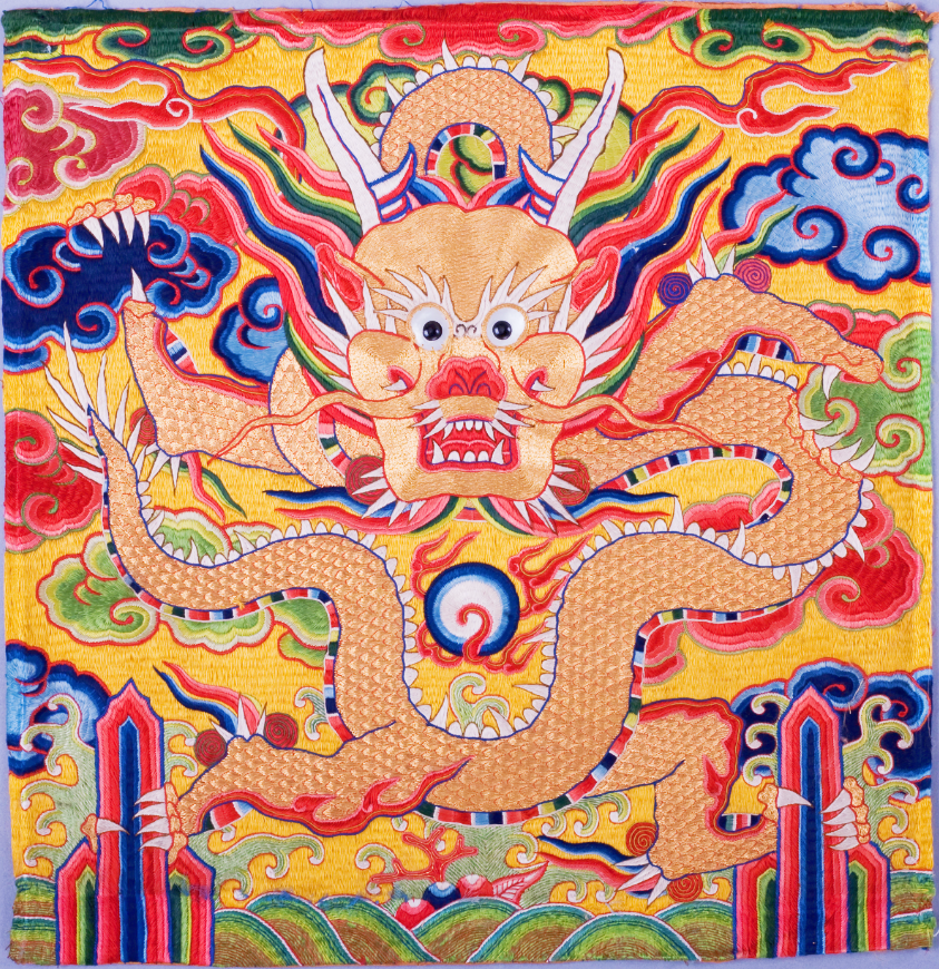 从宫廷走进民间：京绣中的龙