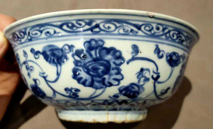 日荐一宝：闲鱼网店上的明代空白期青花缠枝花卉纹碗