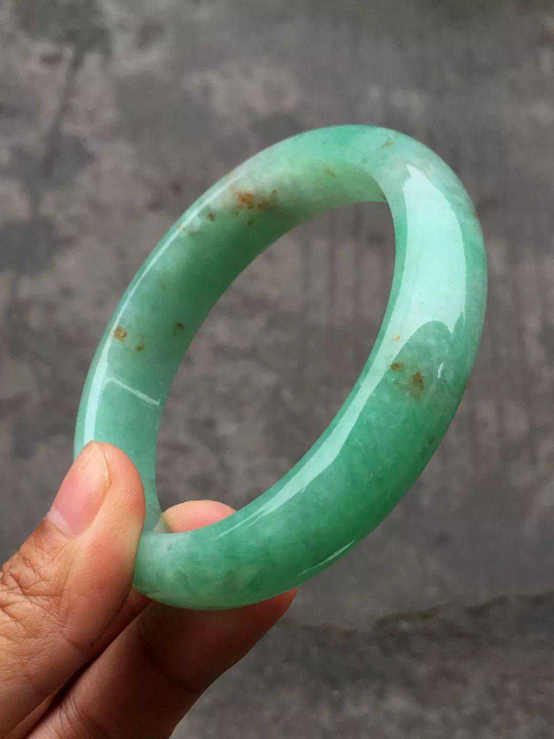 一篇文章带你读懂洒金翡翠