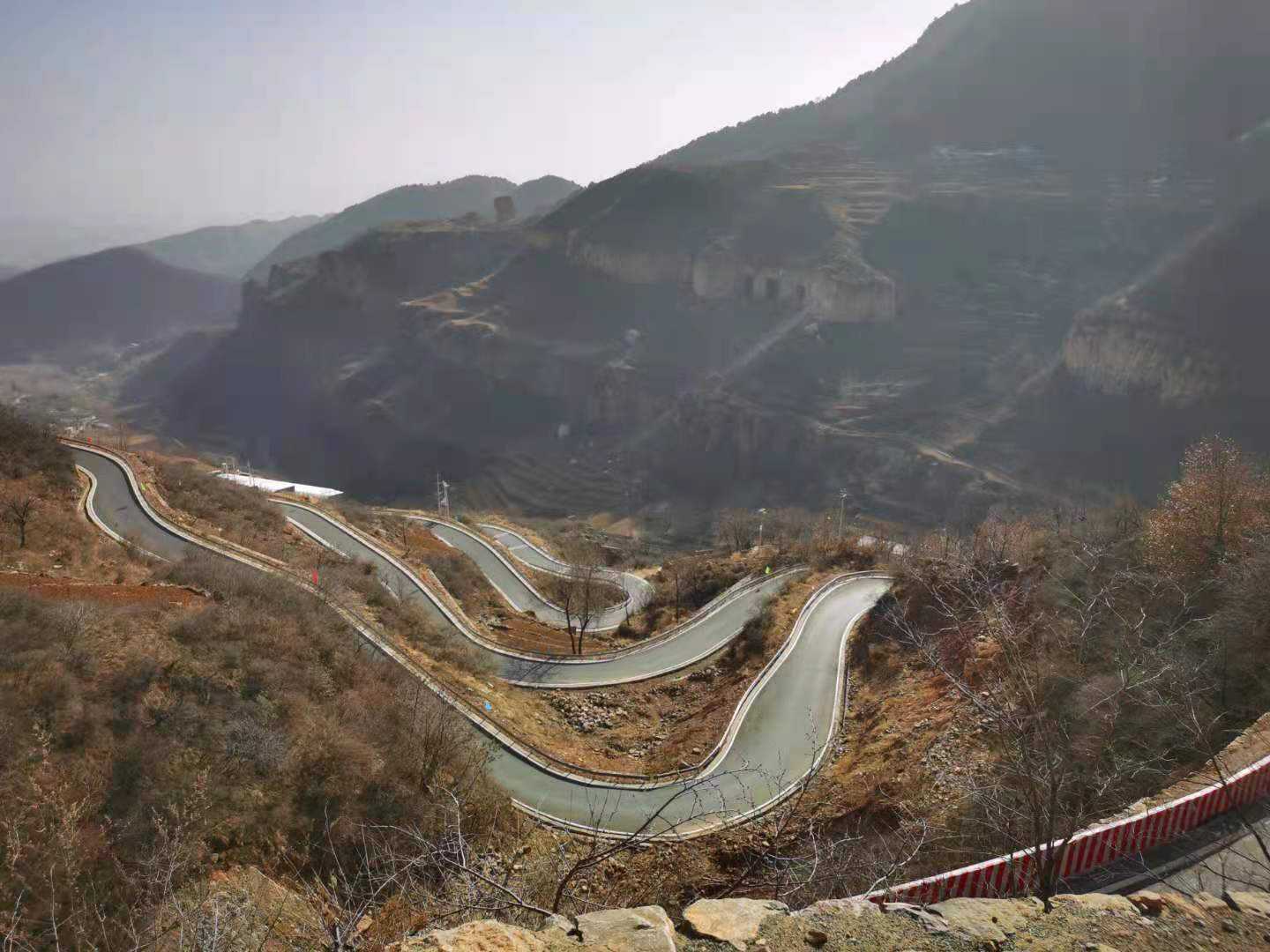 行走南太行网红花壶线，徒步太行之巅、小西天