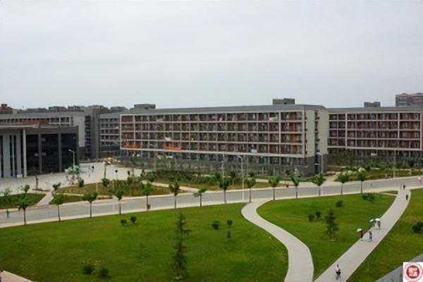 河南财经政法大学——博洽通达、弘毅致远