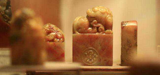 一块石头800万元 从天价急速陨落的寿山石