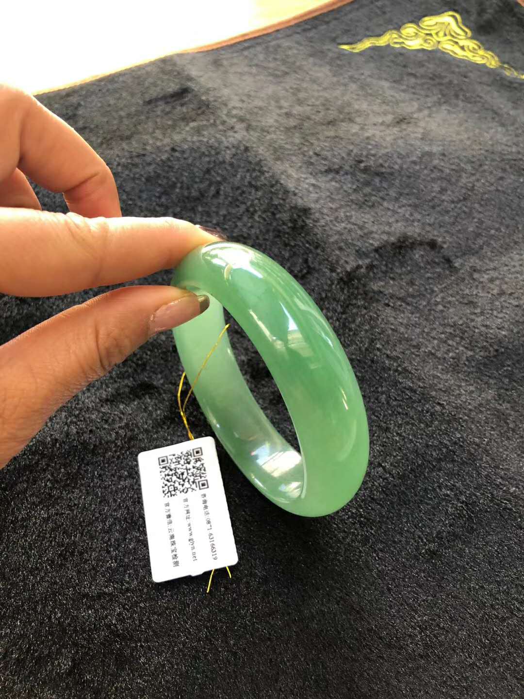 晒晒来自上帝后花园的玉石-独龙玉