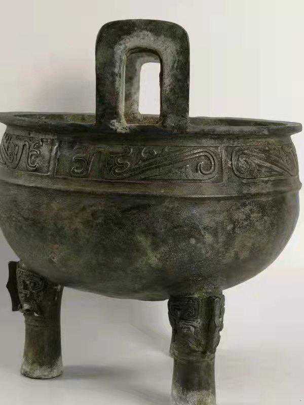 精品赏析--青铜三足鼎