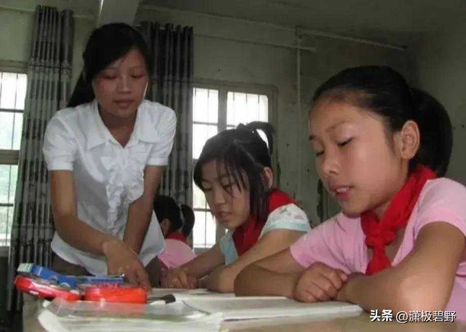 那段时间里老民代确实担负起了教学重担