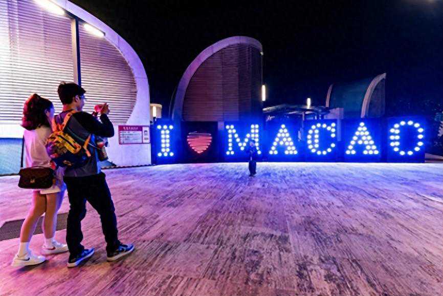 收藏这份攻略，在澳门体验缤纷多彩的圣诞和跨年气氛！