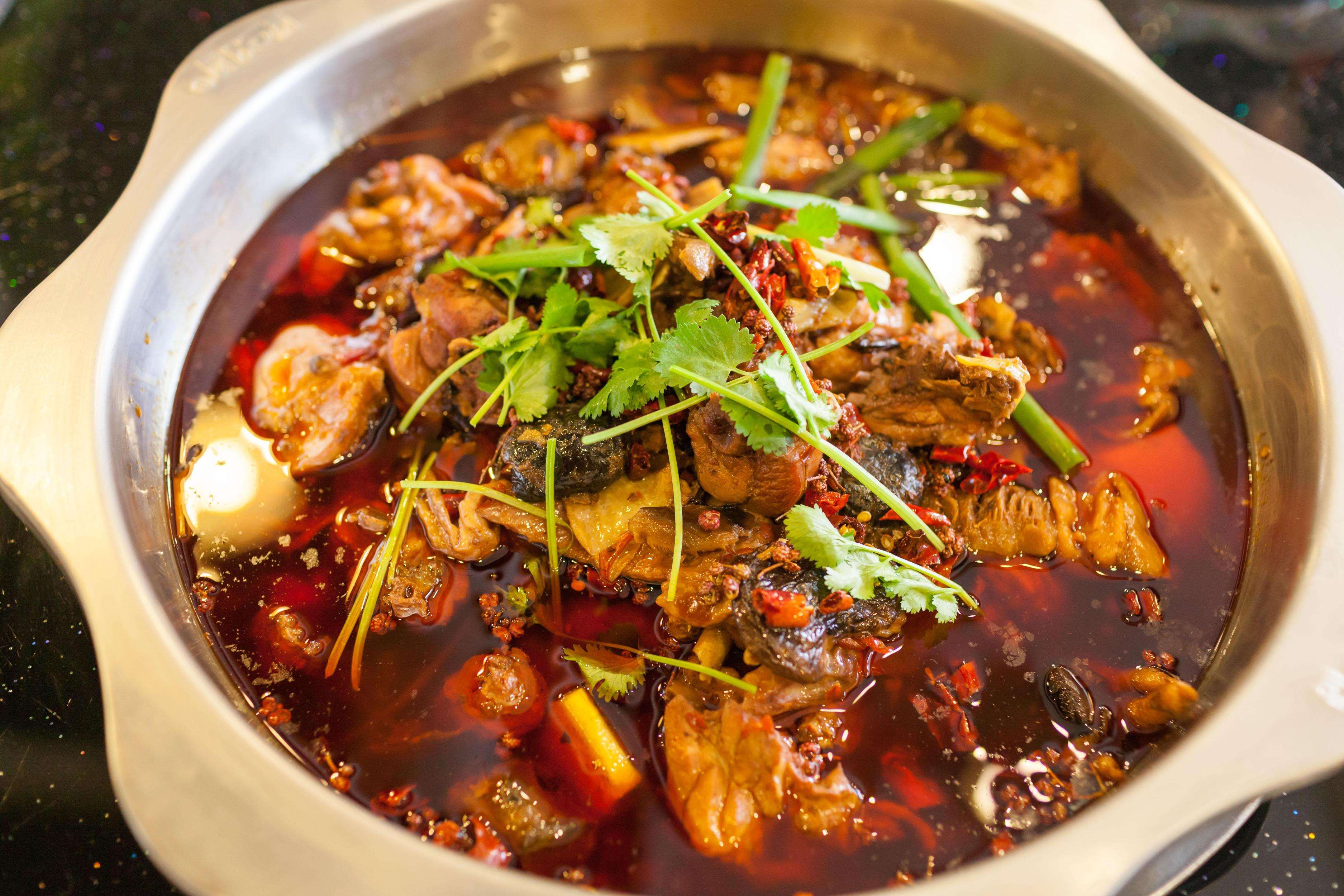 最新改良烧鸡公火锅配方及制作工艺,大厨独家做法,快收藏 最新改良烧鸡公火锅配方及制作工艺,大厨独家做法,快收藏