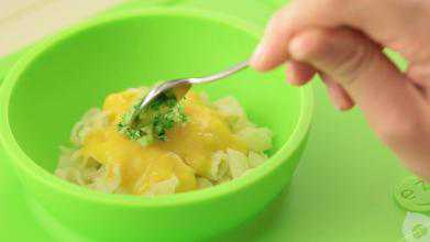 8个月宝宝怎么吃？4道辅食换着做，补铁补锌不缺钙，新手妈妈收藏