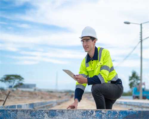 【收藏鉴赏】 老绢承岁三百载 枯墨染山一万重 ——访我省知名书画收藏鉴赏家郭振民（上）
